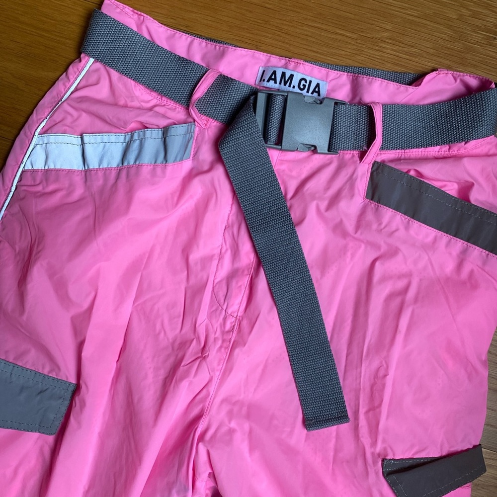 I AM GIA CARGO PARACHUTE